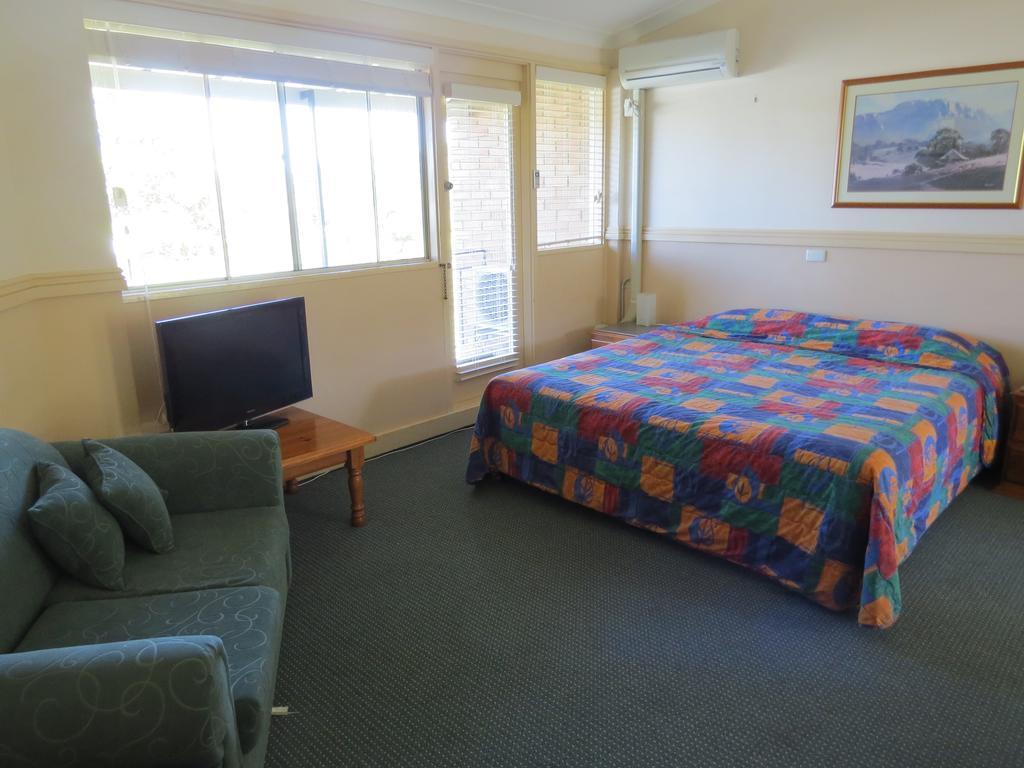 Golfview Lodge Bowral Room photo